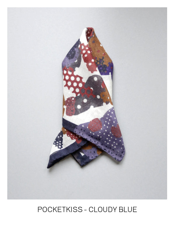 POCKET KISS – CLOUDY BLUE