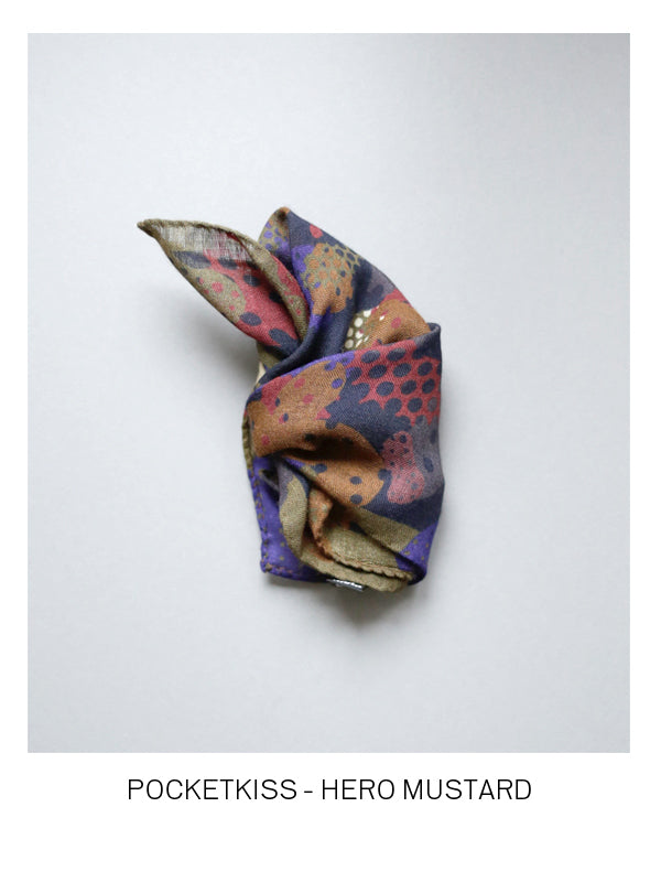 POCKET KISS – MUSTARD
